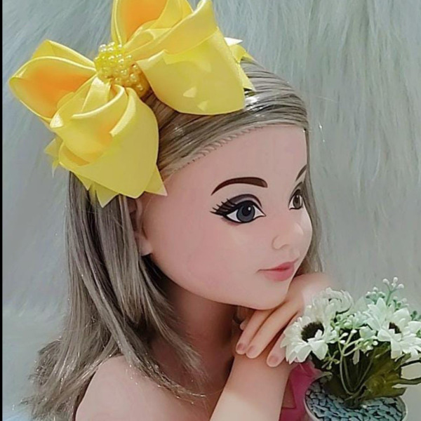 Tiara Belli Amarela Laço Miolo de Perolas