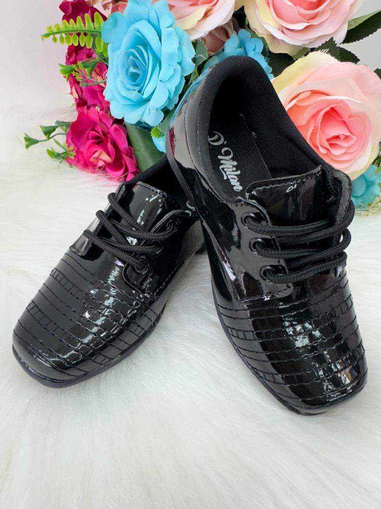 Sapato Social D Milan Preto Verniz Detalhes