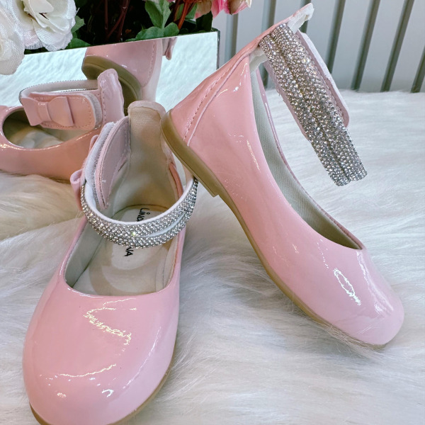 Sapatinho Rosa Tiras Com Strass e Aplique de Lacinho